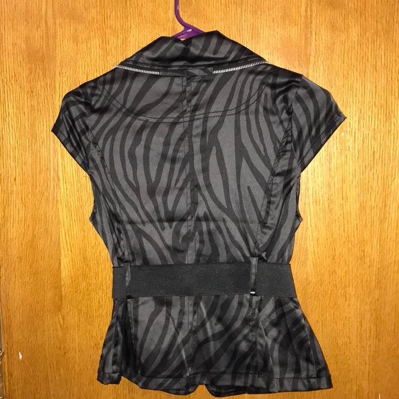 Zebra print blazer! - Picture 3 of 4